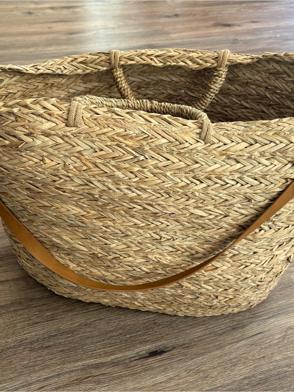 Hearth and Hand Picnic basket w/ tags